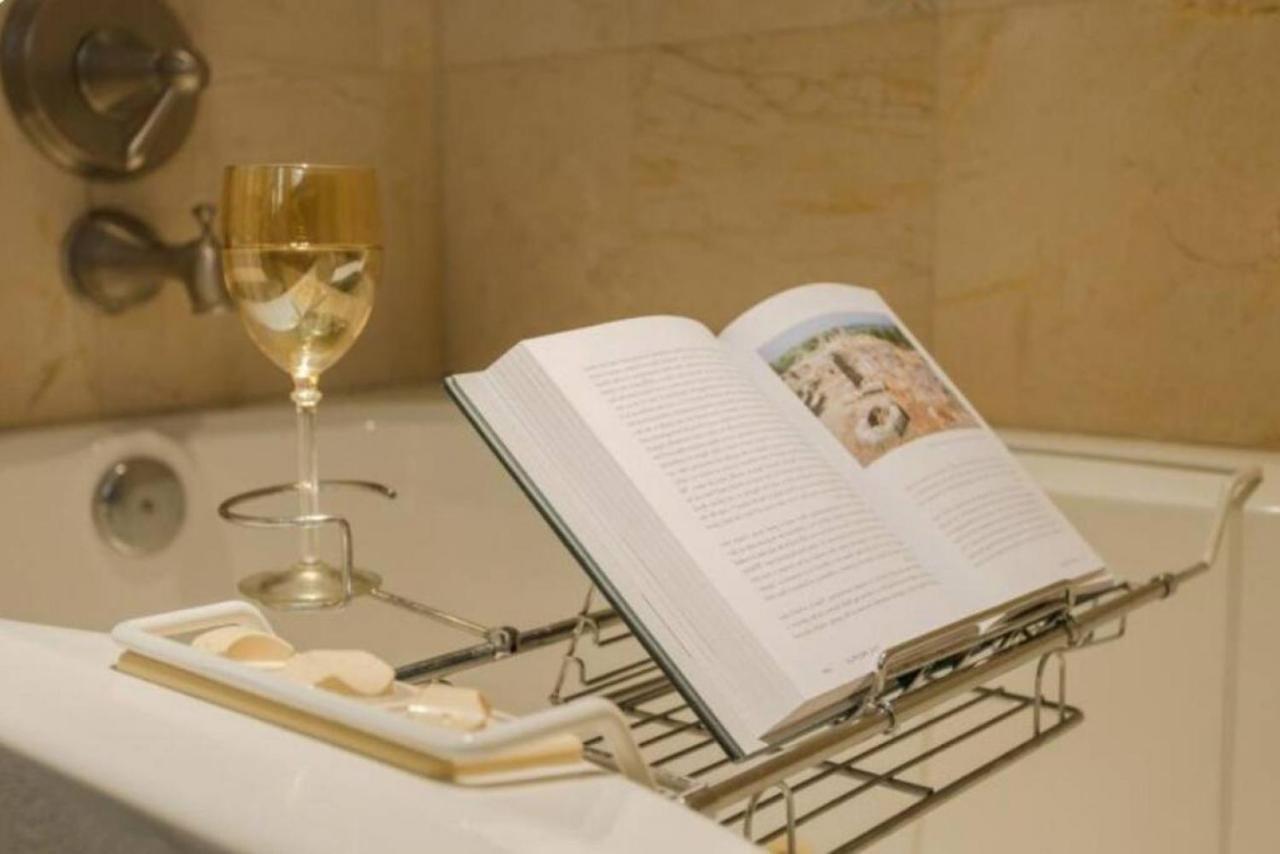 הוילה סיינט פיטרסברג Wine-Dine-Sunshine Cozy Flat In The Heart Of Dtsp מראה חיצוני תמונה