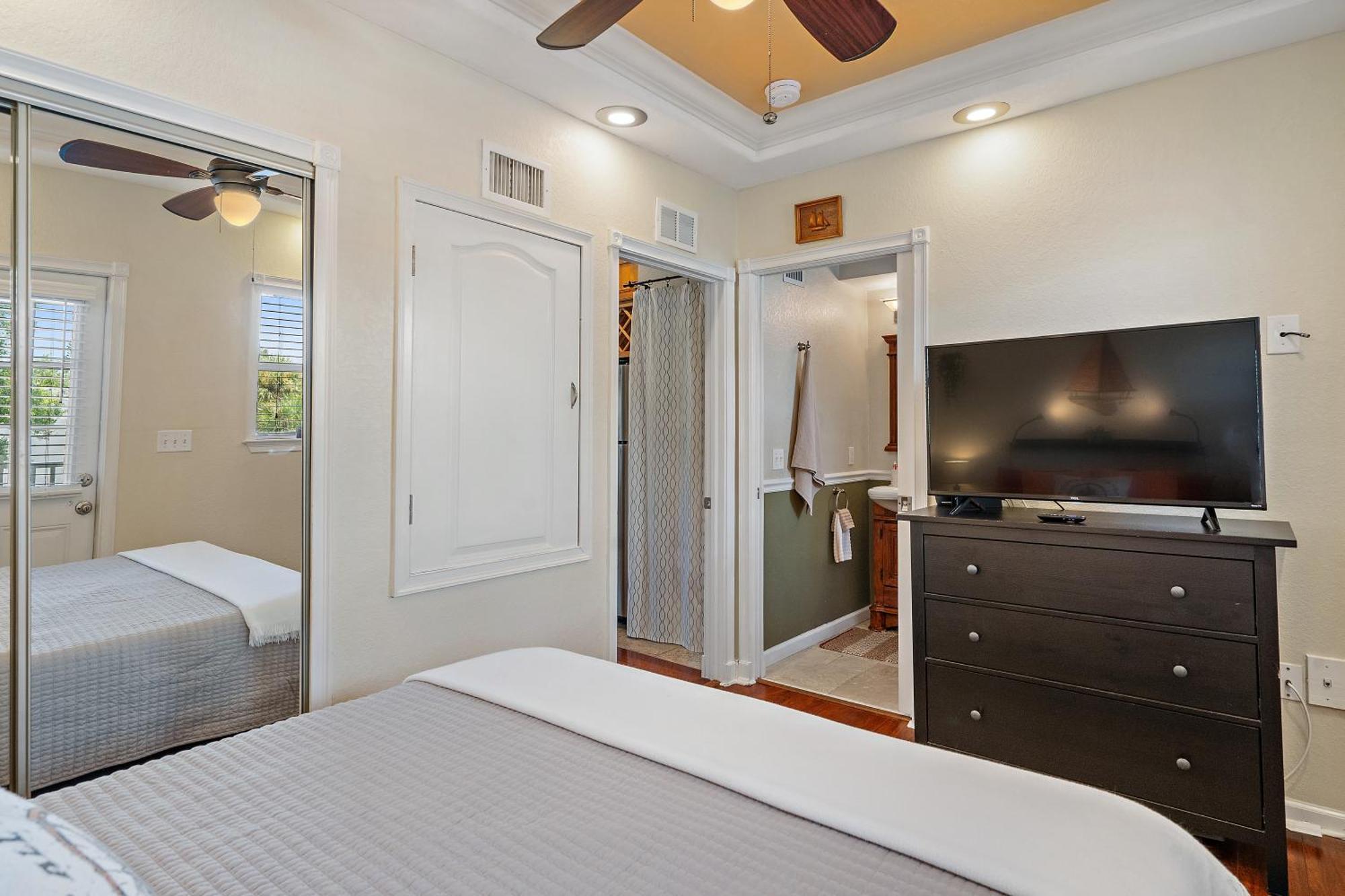 הוילה סיינט פיטרסברג Wine-Dine-Sunshine Cozy Flat In The Heart Of Dtsp מראה חיצוני תמונה