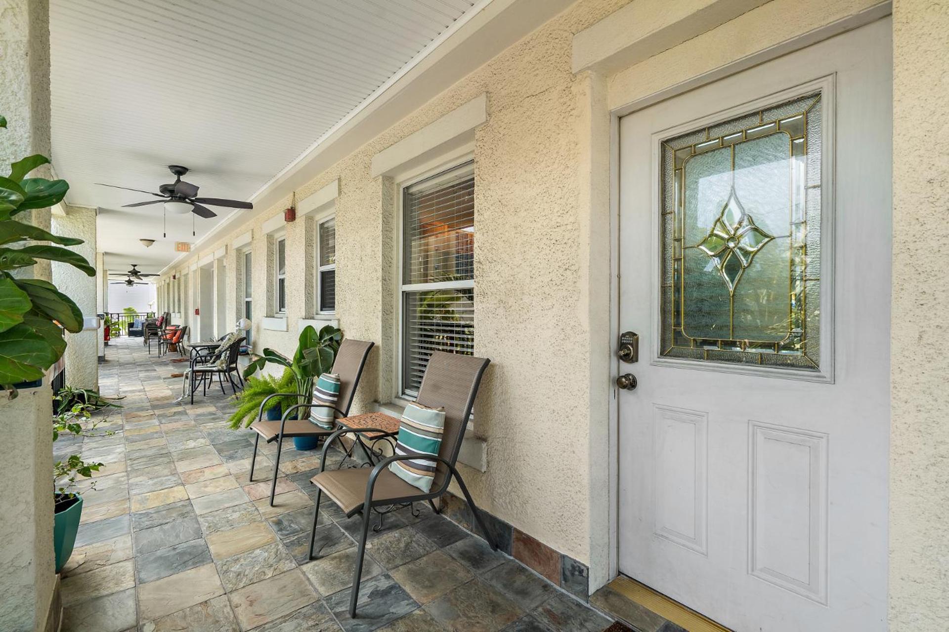 הוילה סיינט פיטרסברג Wine-Dine-Sunshine Cozy Flat In The Heart Of Dtsp מראה חיצוני תמונה